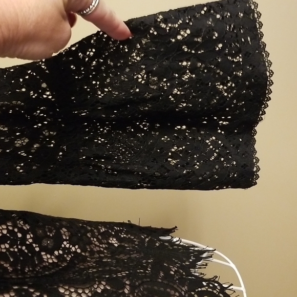 Women's Cupcakes and Cashmere black lace top NWT - Picture 4 of 11